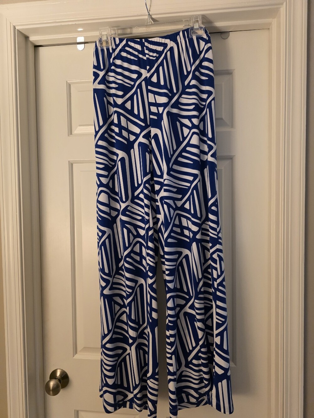 LIKE NEW Chico's Blue & White Palazzo Pants - Size 2 (US 12/14)
